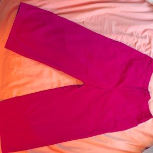 Medium women’s Penmans pink capris.